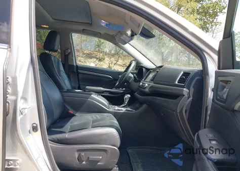 2017 Toyota Highlander Se из США, поврежденный, VIN 5TDJZRFH2HS361282